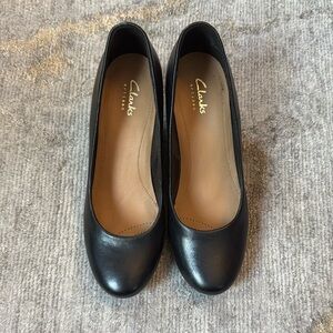 Clarks Artisan Black Closed Toe Wedge Heels 6M